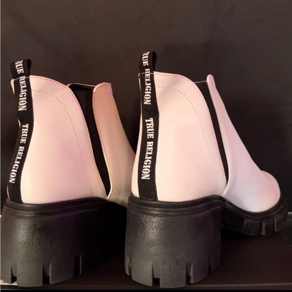 White, true religion boots - Picture 1 of 2